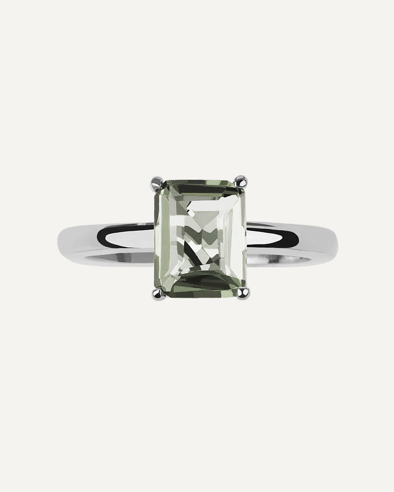 Anillo Luxe en plata de ley con amatista verde.