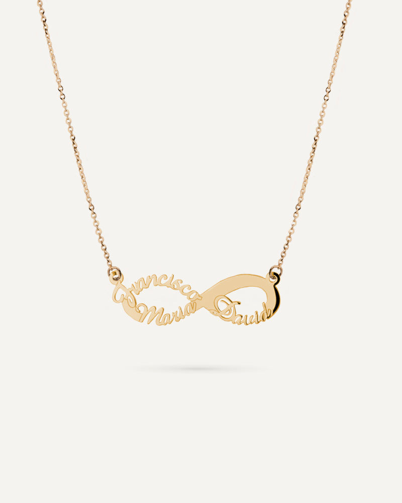 Collar infinito con 3 nombres en oro de 18kt.