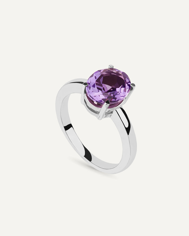 Anillo Luxe en plata de ley con amatista en talla oval.