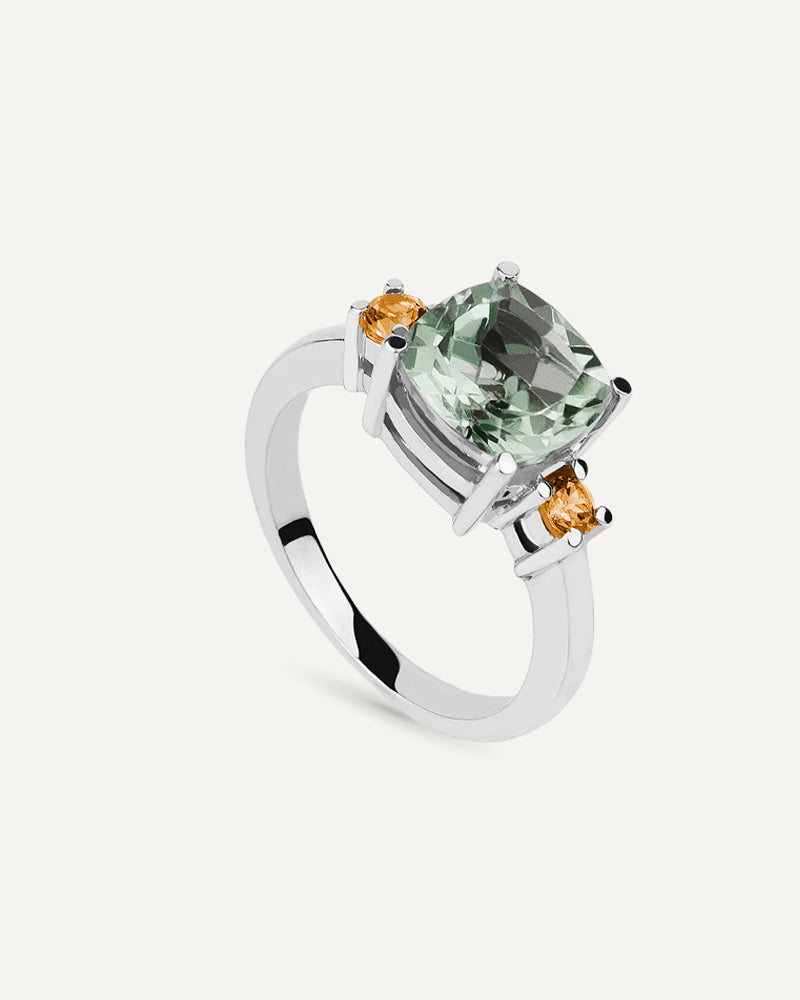 Anillo Luxe en plata de ley con amatista verde en talla cushion y cuarzo citrino.
