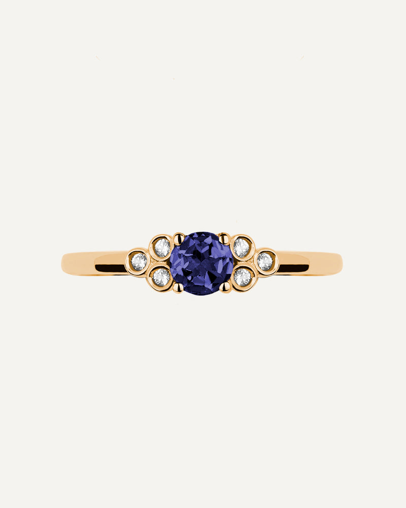 Anillo Petite en plata de ley con baño de oro y con Iolita