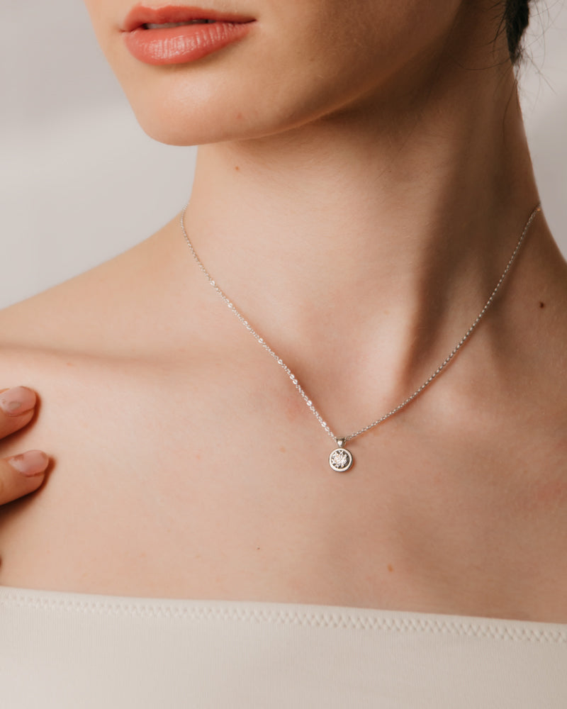 Collar punto de luz con circonita excellence star cut de 5mm.