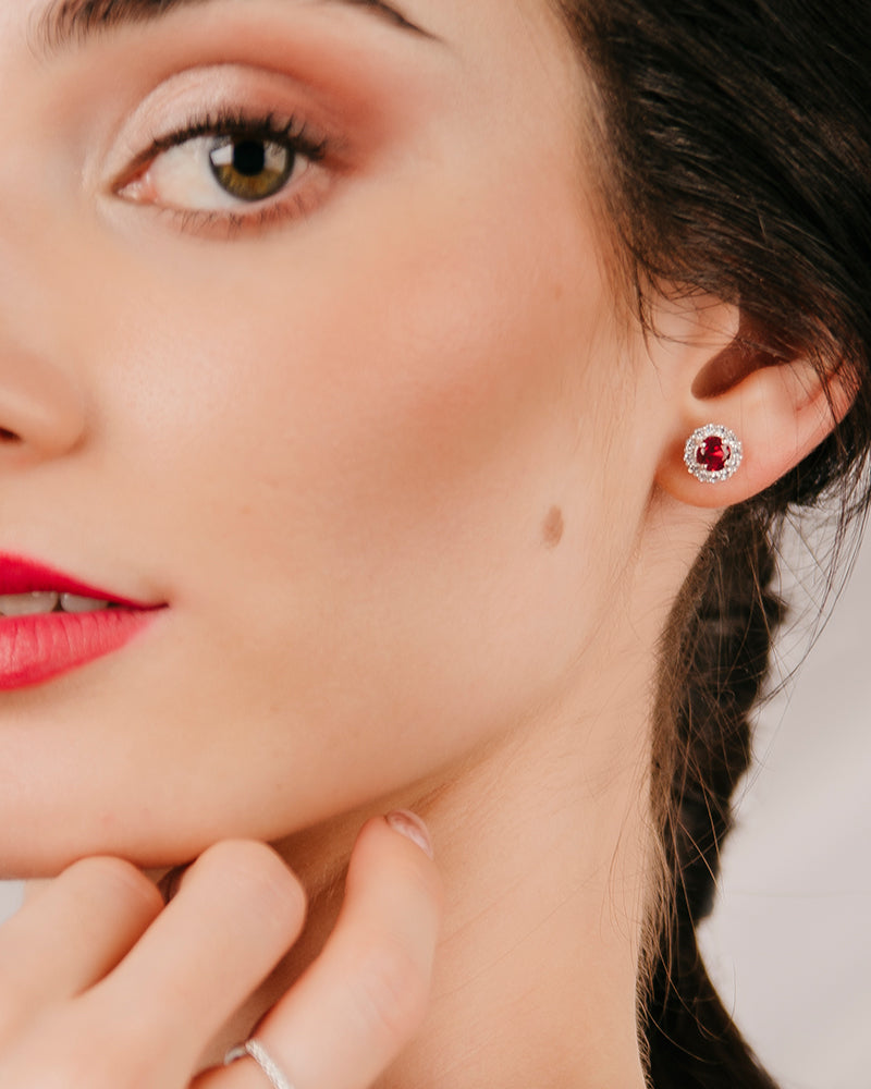 Pendientes BRILLIANT CUT en plata de ley y circonitas Excellence star cut en color rojo rubí