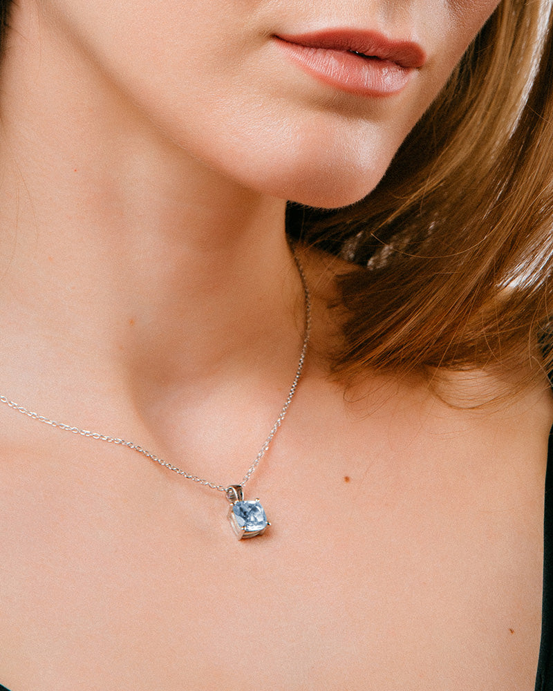 Collar Luxe en plata de ley con topacio azul Sky