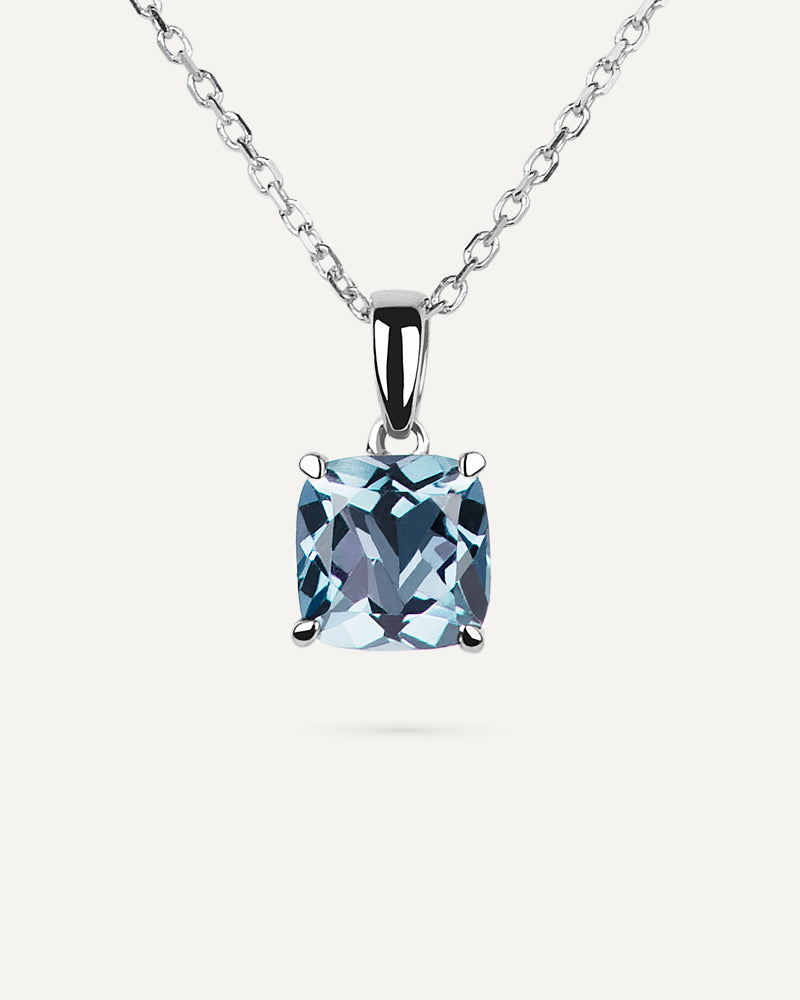 Collar Luxe en plata de ley con topacio azul Sky en talla cushion