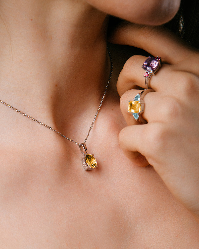 ANILLO OCTOGONAL CITRINO Y SKY A AMBOS LADOS