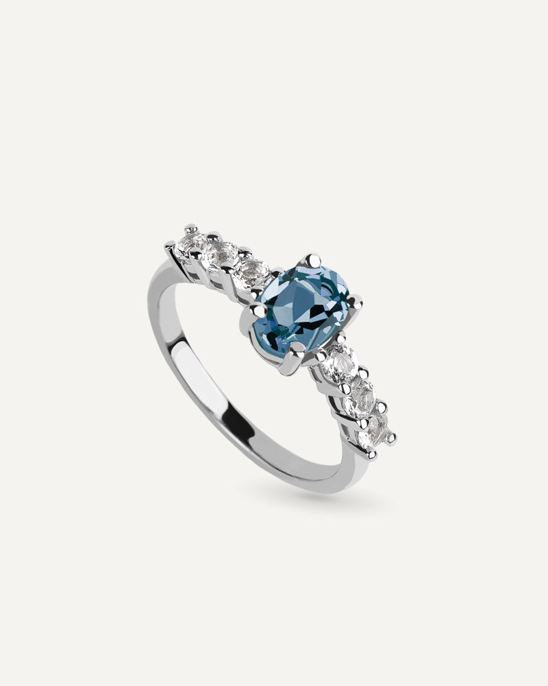 ANILLO TOPACIO LONDON BLUE Y TOPACIOS BLANCOS