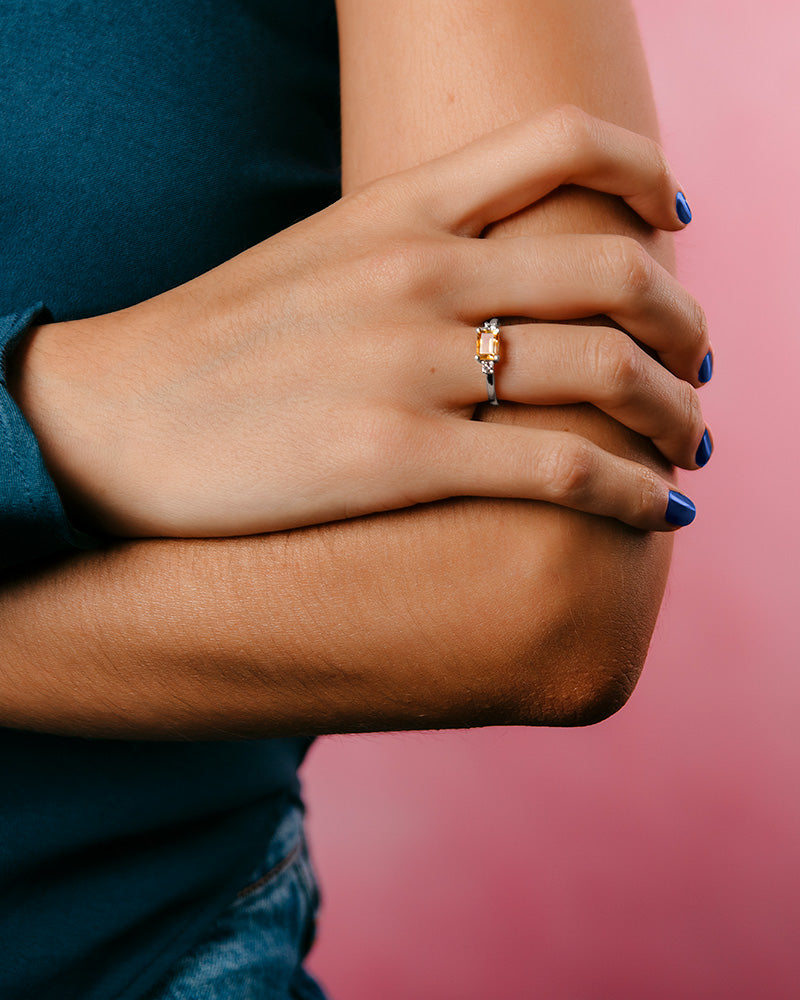 ANILLO CUARZO CITRINO Y TOPACIOS BLANCOS