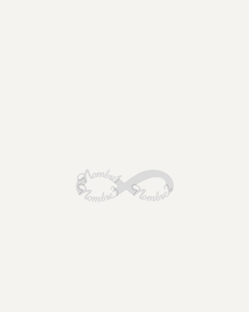 Collar infinito personalizado con 3 nombres en plata de ley.