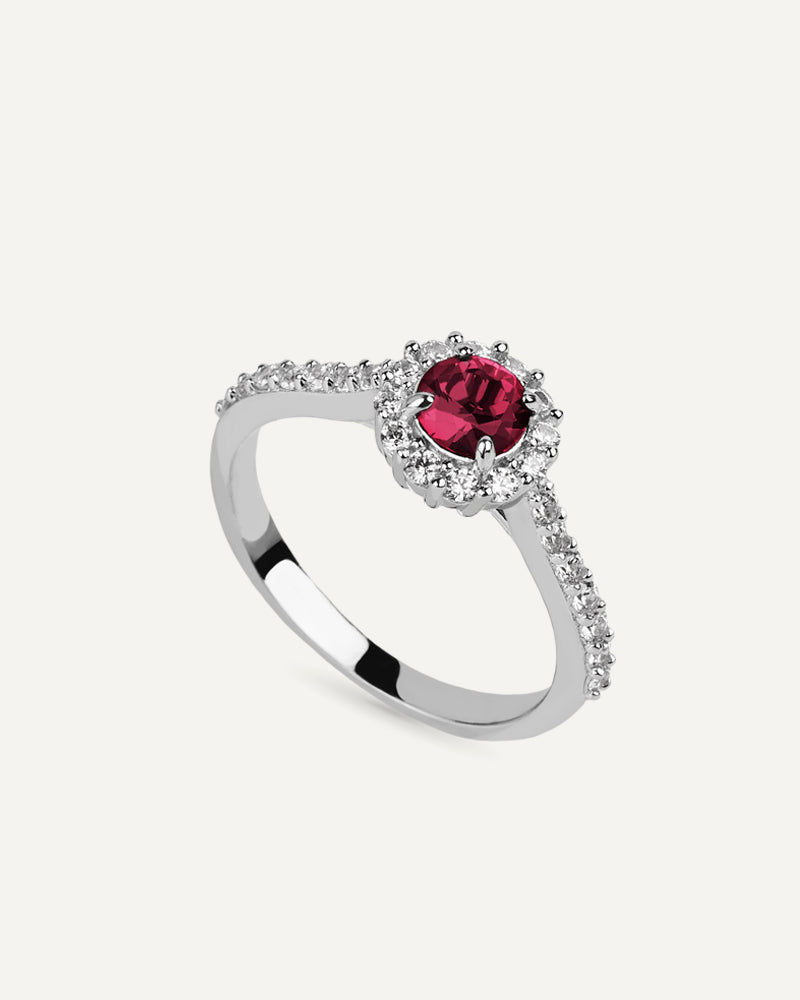 Anillo BRILLIANT CUT en plata de ley y circonitas Excellence star cut en color rojo rubí