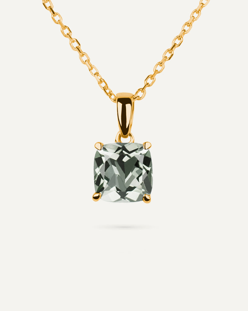 Collar Luxe en plata de ley con baño de oro y con amatista verde en talla cushion.