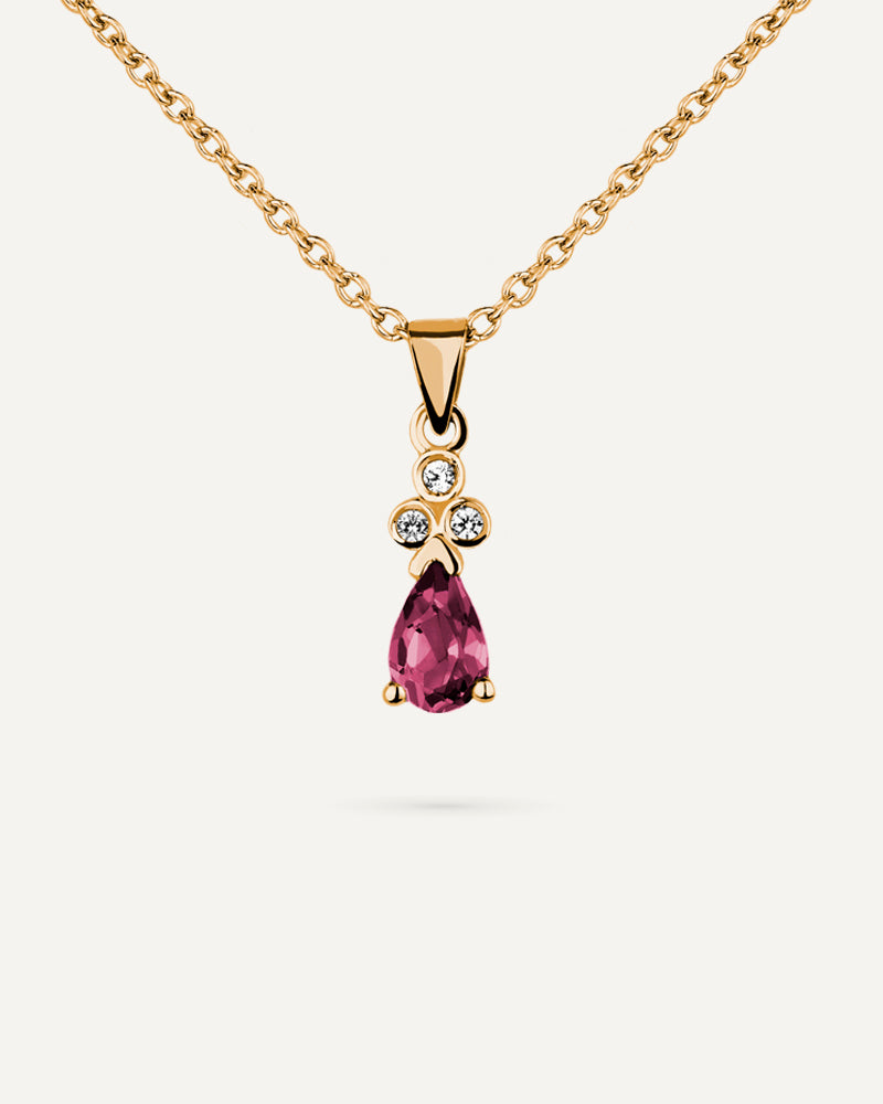 Collar Petite en plata de ley con baño de oro y con Rodolita en talla perilla.