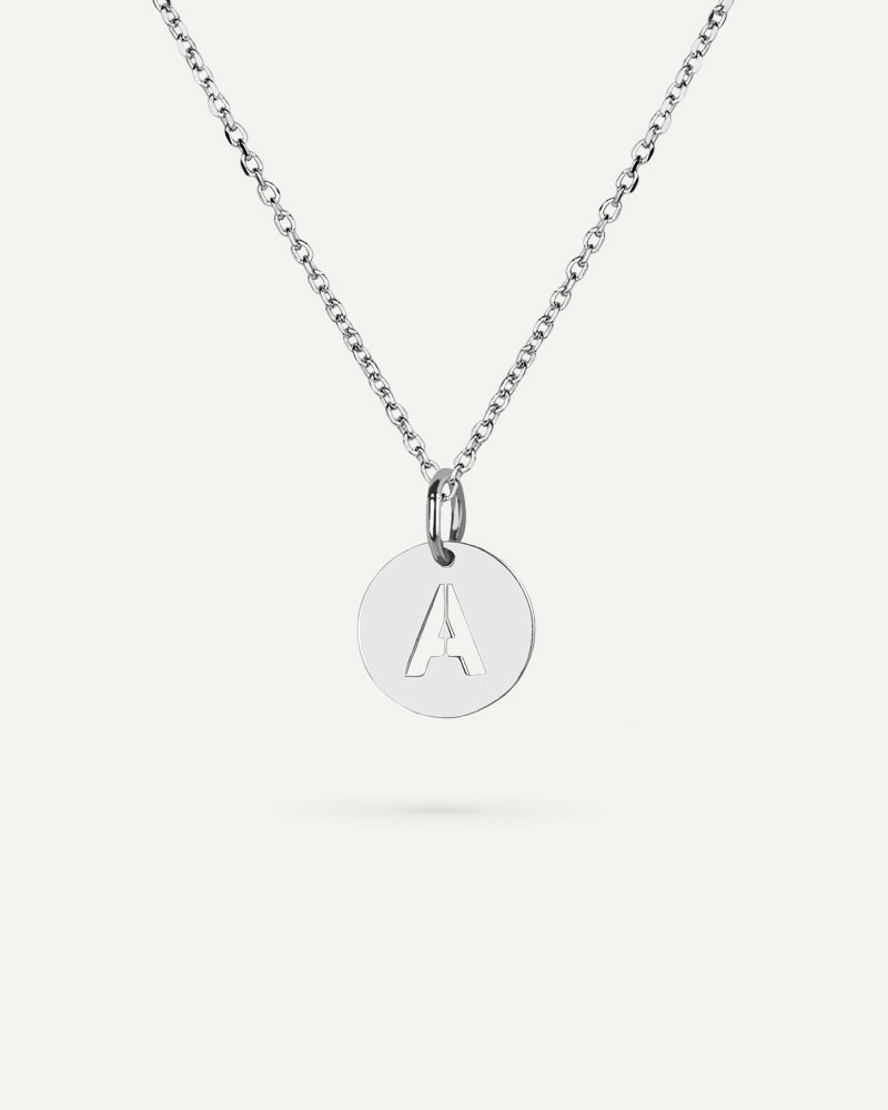 COLLAR CON INICIAL EN PLATA DE LEY