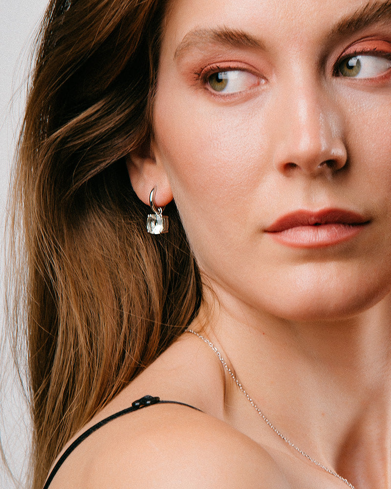 Pendientes Luxe en plata de ley con amatista verde