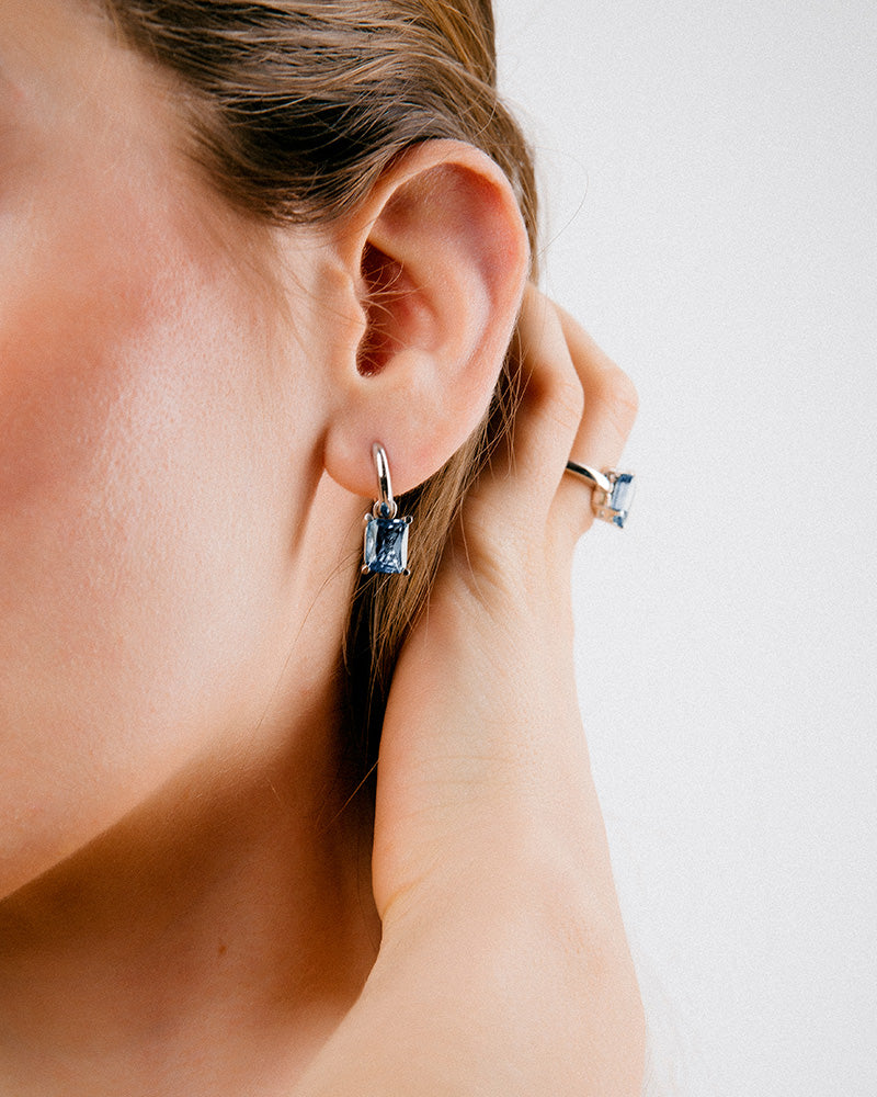 Pendientes Luxe en plata de ley con topacio London Blue.