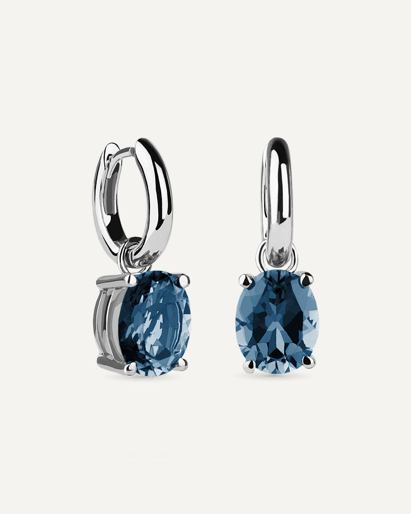 Pendientes Luxe en plata de ley con topacio London Blue en talla oval.